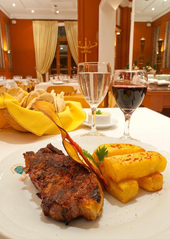 טנדיל Hotel Libertador מראה חיצוני תמונה
